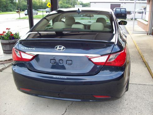 Used 2012 Hyundai Sonata GLS FWD Sedan 2.4L 4-Cyl image 5
