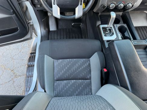 Used 2018 Toyota Tundra 4x4 CrewMax SR5 image 25