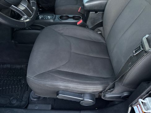 Used 2015 Jeep Wrangler 4WD Unlimited Sport image 69
