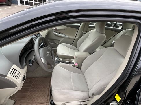 Used 2010 Toyota Corolla LE image 9