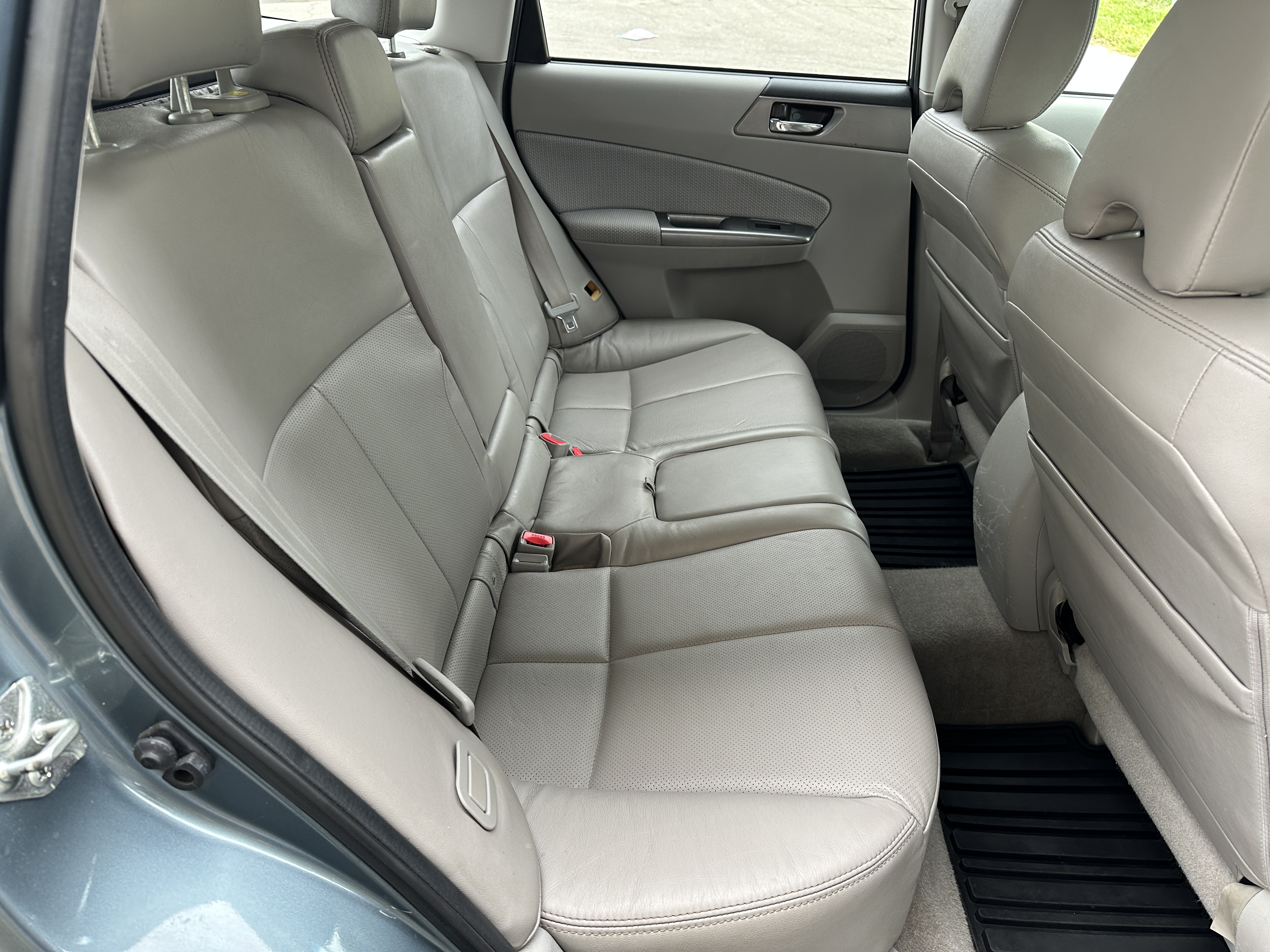 Used 2010 Subaru Forester 2.5X Limited AWD/4WD image 15