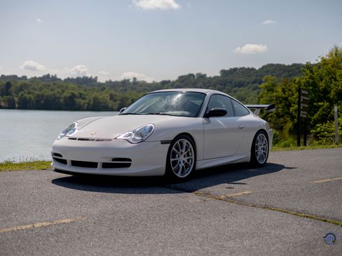 Used 2004 Porsche 911 GT3 Coupe RWD image 1