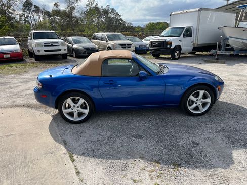 Used 2006 MAZDA MX-5 Miata image 5