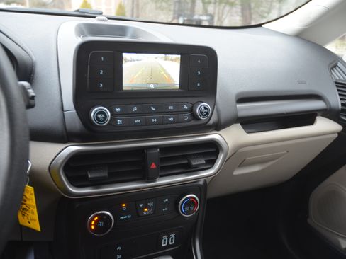 Used 2021 Ford EcoSport S image 17