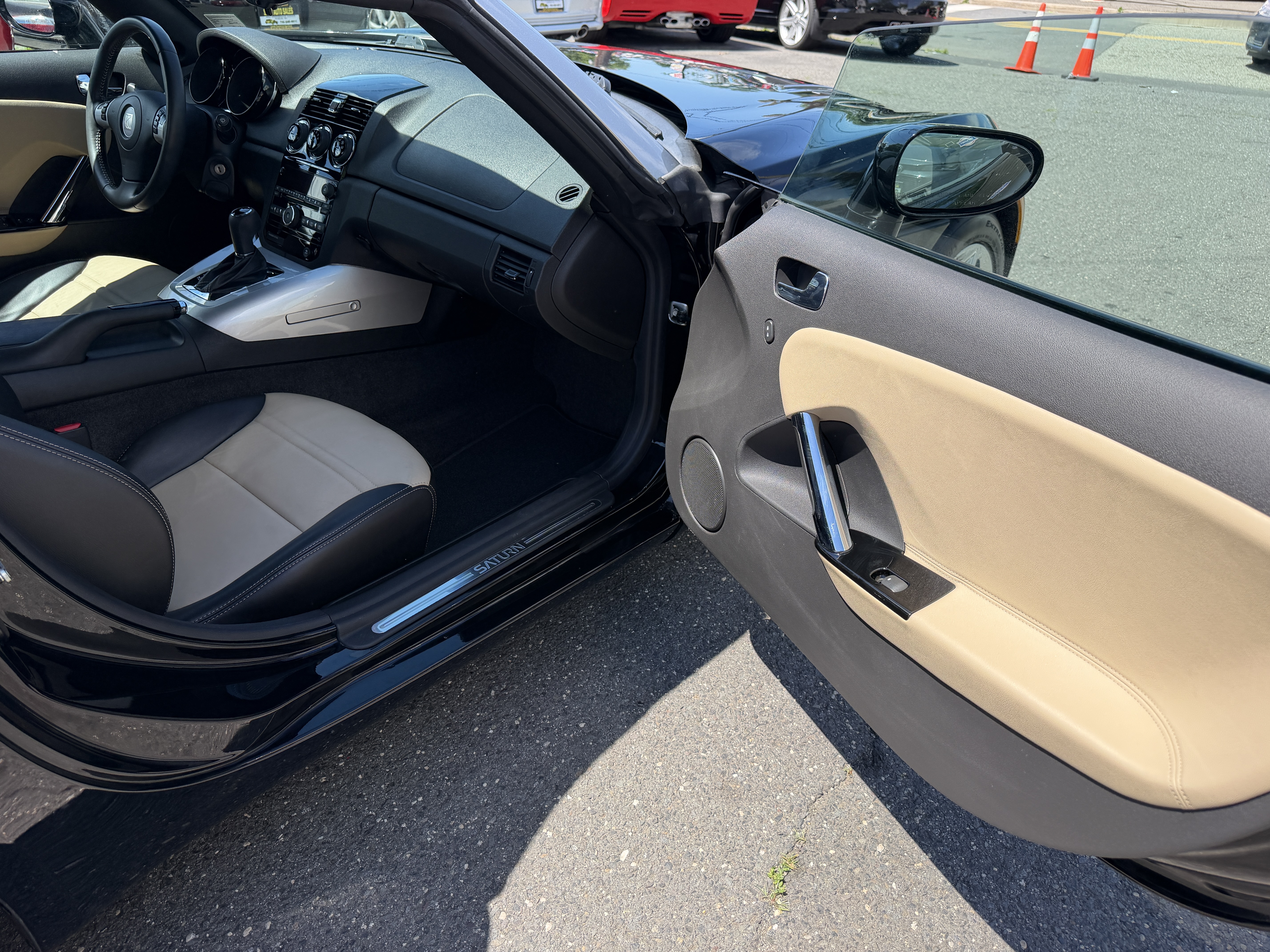 Used 2007 Saturn Sky Red Line RWD image 11