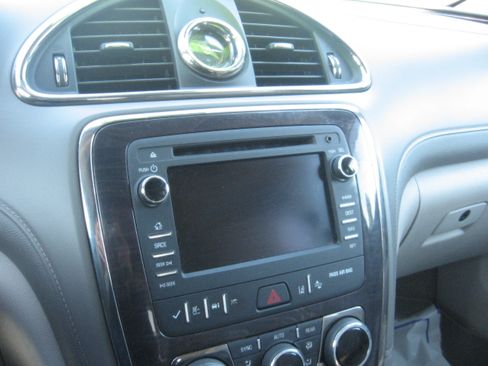 Used 2015 Buick Enclave AWD Premium image 11