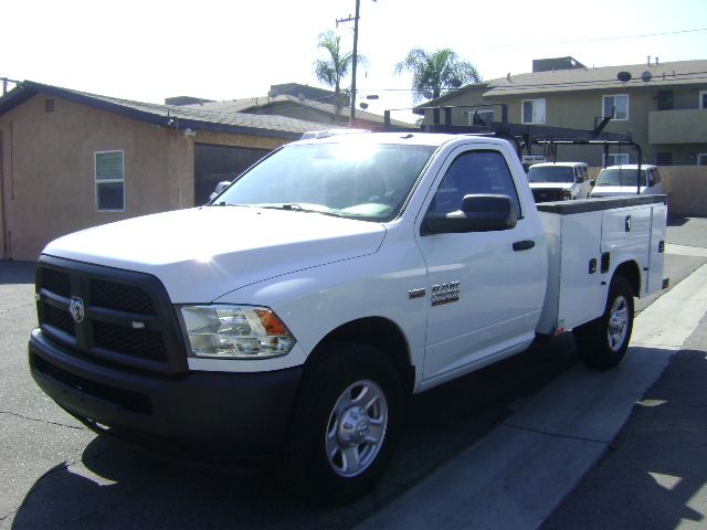 Used 2017 RAM 2500 2WD Regular Cab ST image 3