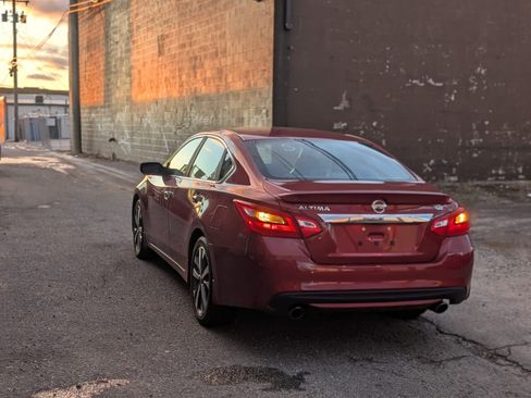 Used 2016 Nissan Altima image 7