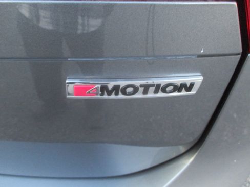 Used 2020 Volkswagen Tiguan SEL Premium image 21