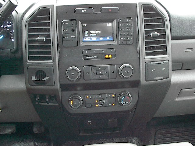 Used 2019 Ford F550 2WD Regular Cab Super Duty image 14