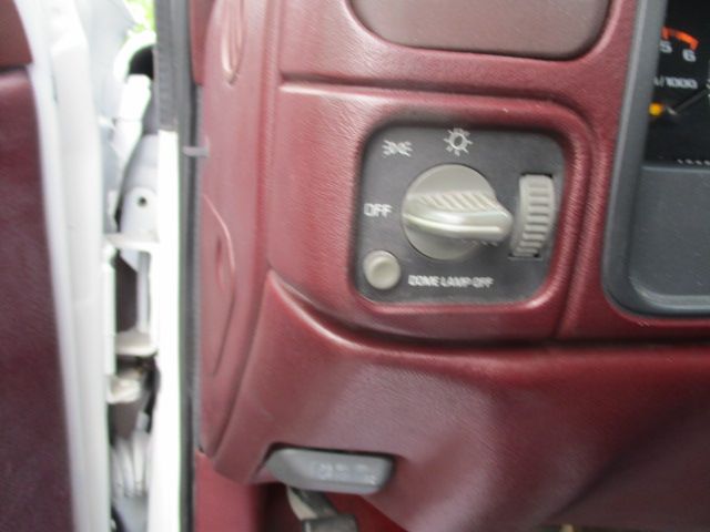 Used 1995 Chevrolet Silverado 1500 2WD Regular Cab image 34