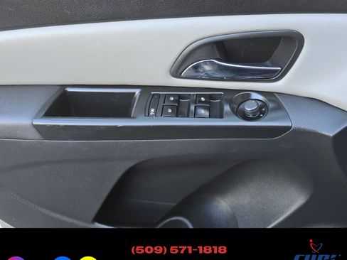 Used 2013 Chevrolet Cruze LS image 16