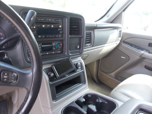 Used 2005 Chevrolet Tahoe 4WD image 8