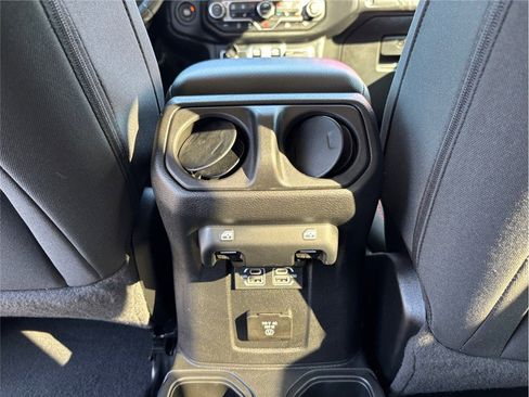 Used 2023 Jeep Wrangler Unlimited Rubicon image 36