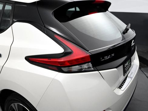 Used 2022 Nissan Leaf SV Plus image 14