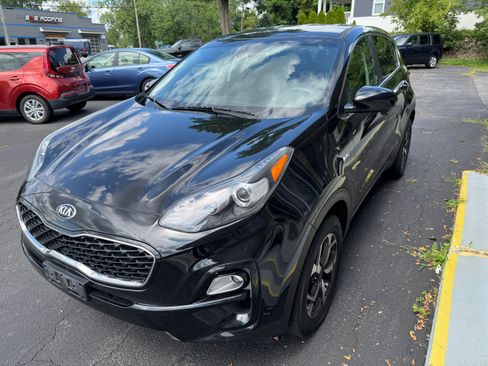 Used 2020 Kia Sportage LX image 3