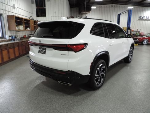 Used 2026 Buick Enclave AWD Sport Touring image 20