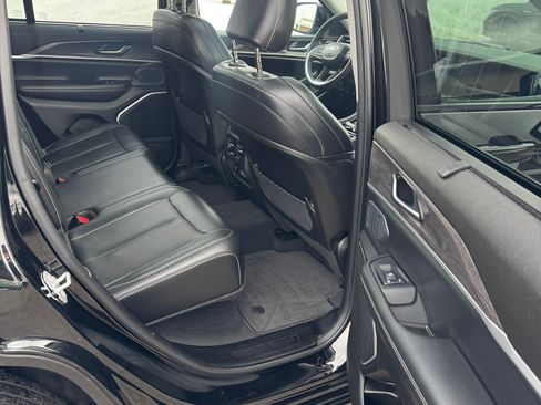 Used 2023 Jeep Grand Cherokee 30th Anniversary image 9