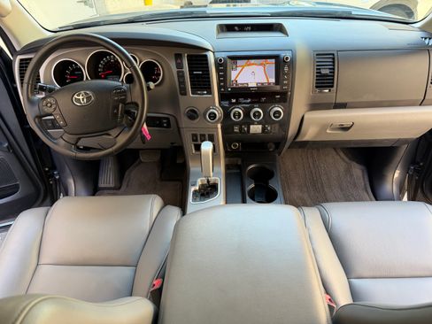 Used 2013 Toyota Sequoia Limited image 31