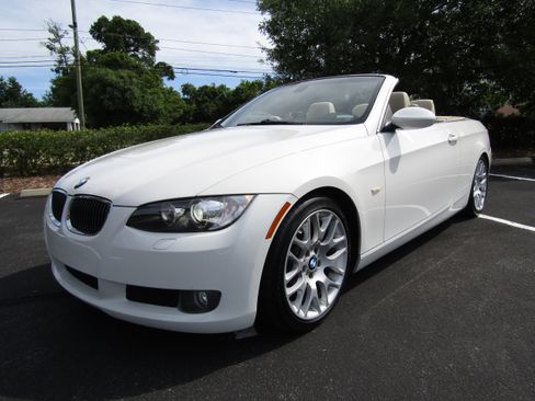 Used 2009 BMW 328i Convertible RWD image 3