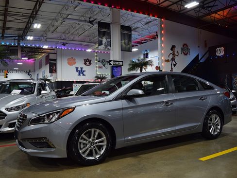Used 2015 Hyundai Sonata SE image 11
