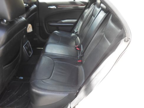 Used 2014 Chrysler 300 AWD image 16