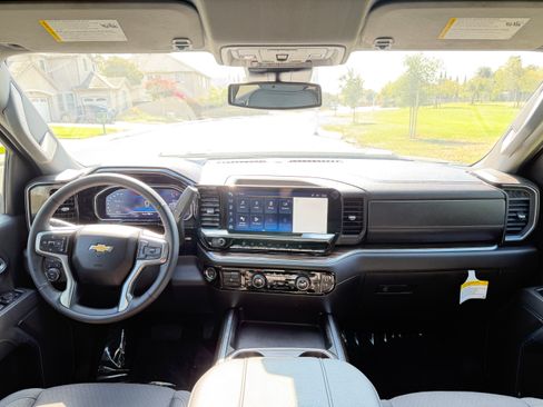 Used 2025 Chevrolet Silverado 2500 4x4 Crew Cab LT image 16