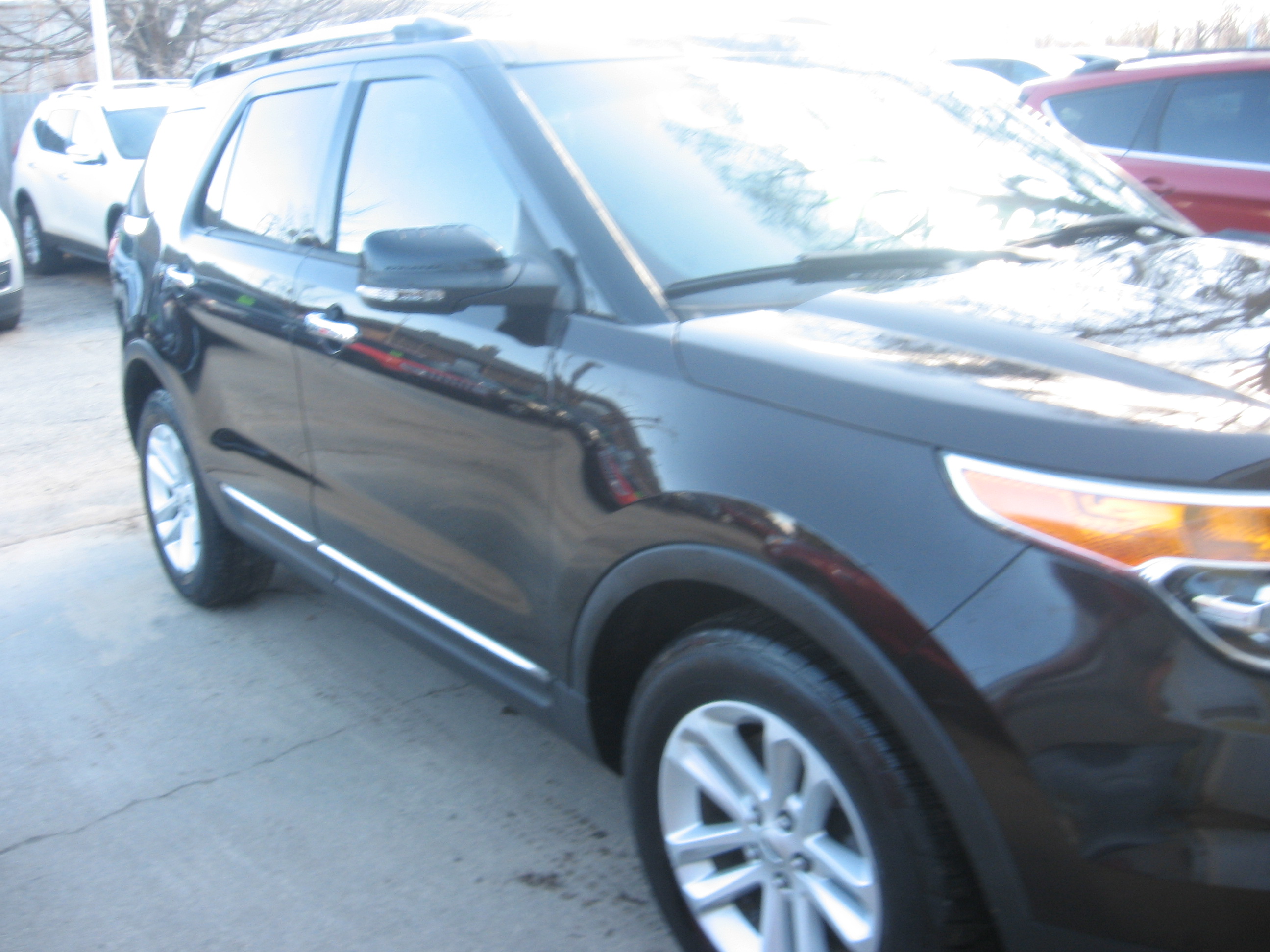 Used 2013 Ford Explorer XLT FWD image 3
