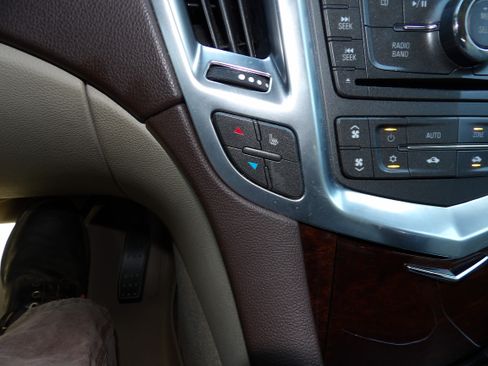 Used 2012 Cadillac SRX Luxury image 11