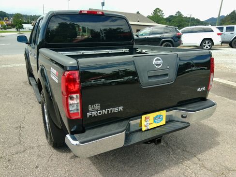 Used 2007 Nissan Frontier 4x4 Crew Cab NISMO image 12