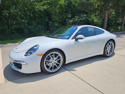 Used 2015 Porsche 911 Carrera image 2