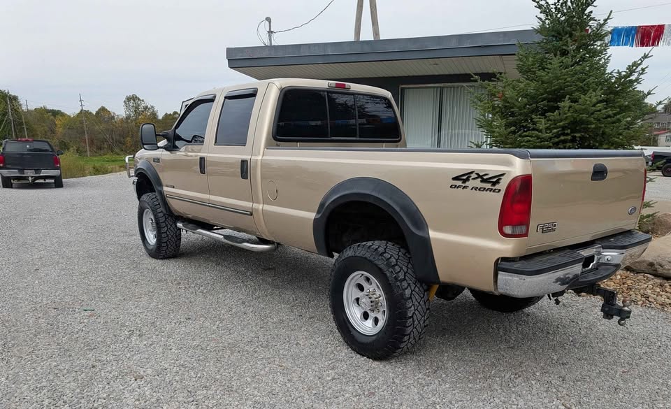Used 2000 Ford F250 4x4 Crew Cab Super Duty image 2