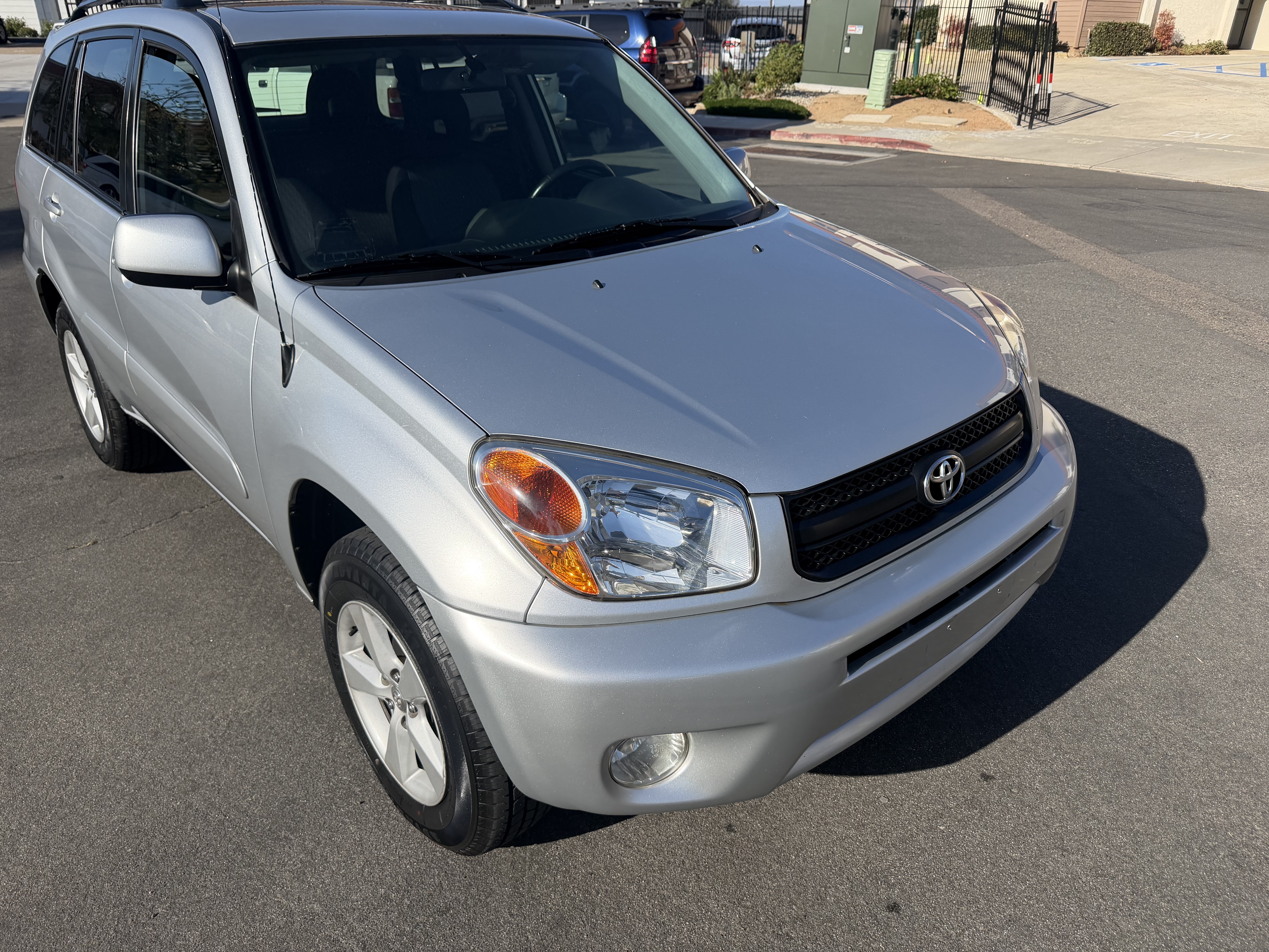 Used 2004 Toyota RAV4 L FWD image 14
