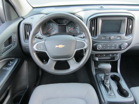 Used 2021 Chevrolet Colorado LT image 9