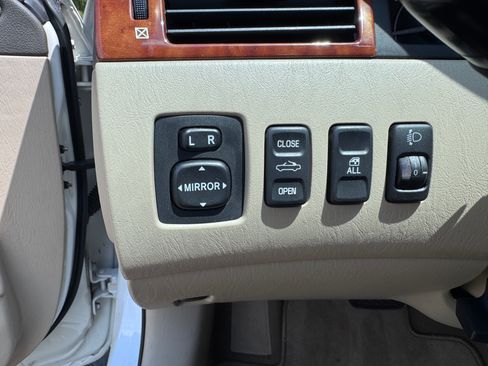 Used 2008 Toyota Solara SLE image 7