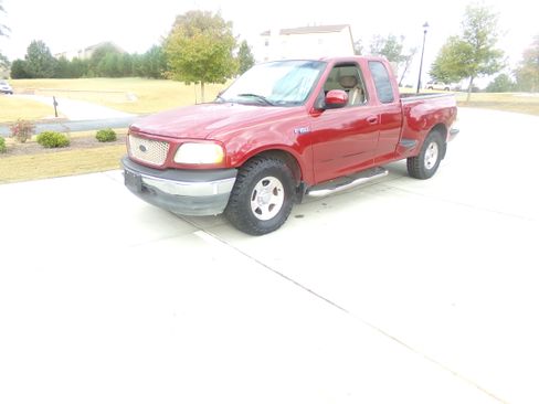 Used 2001 Ford F150 XLT image 1