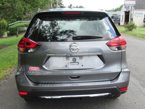 Used 2018 Nissan Rogue S image 7