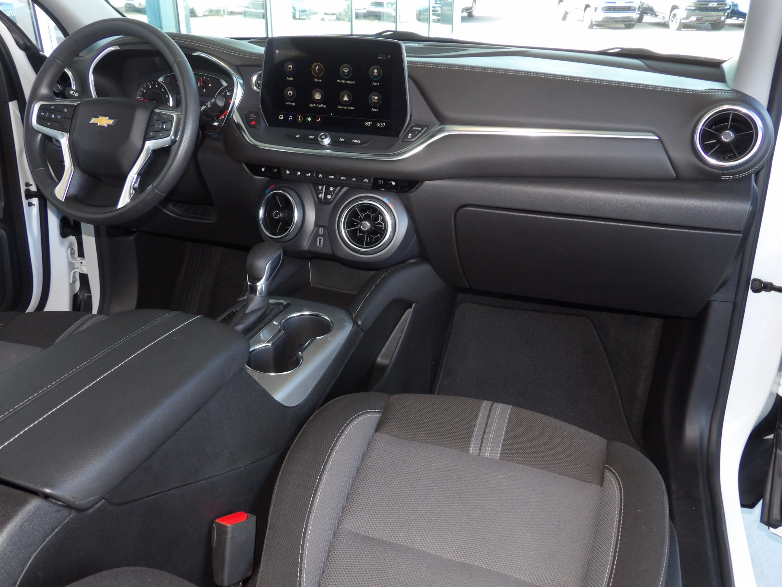 Used 2025 Chevrolet Blazer FWD LT w/ 2LT image 4
