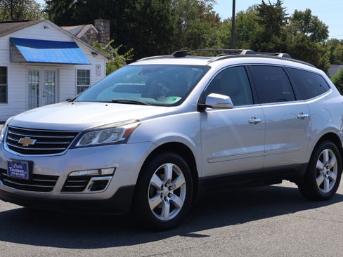 Used 2016 Chevrolet Traverse LTZ image 3