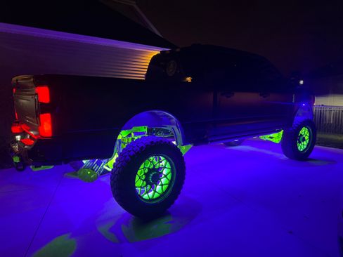 Used 2025 Ford F350 Platinum image 38