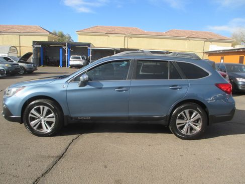 Used 2018 Subaru Outback 2.5i Limited image 2