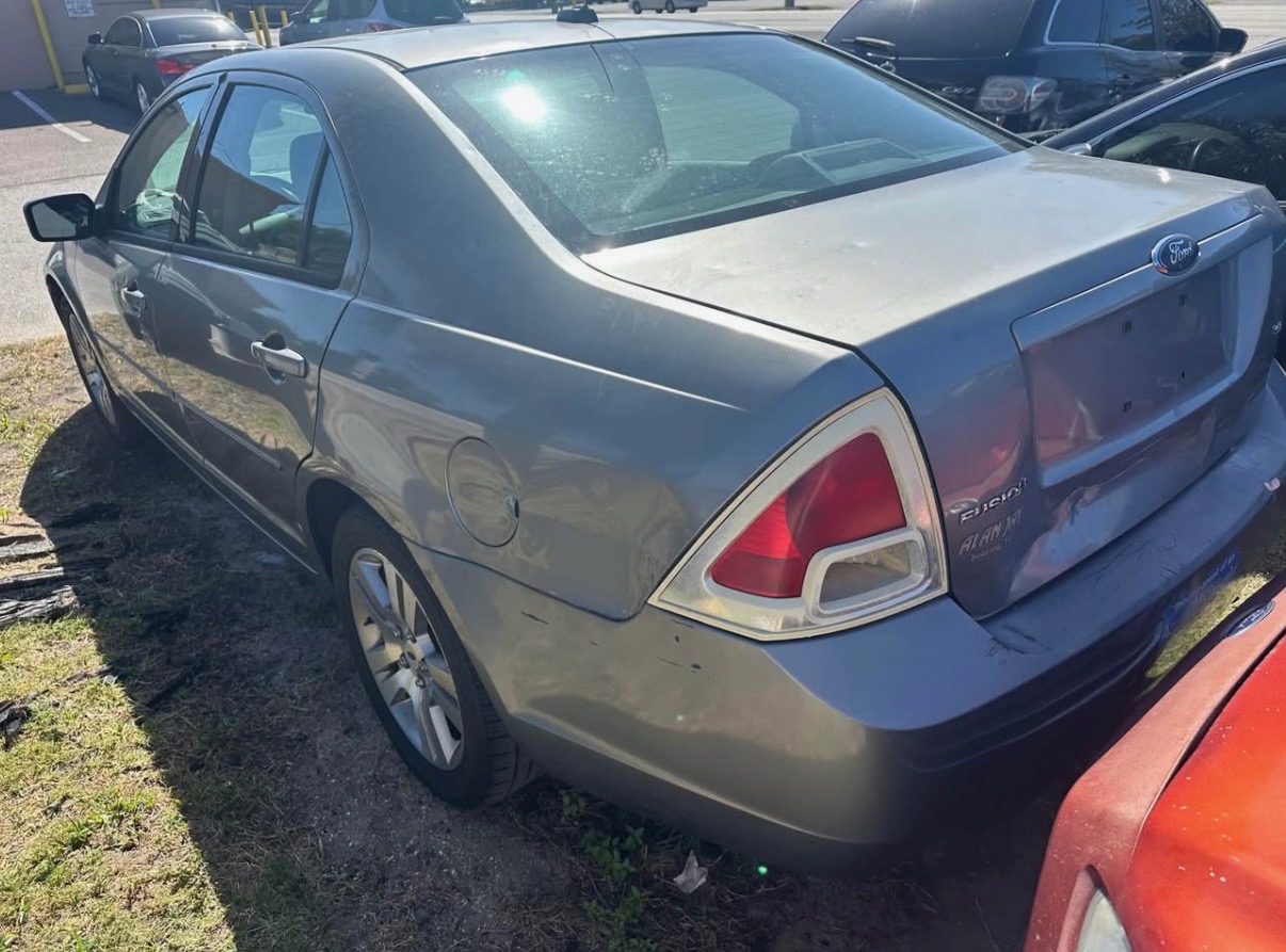 Used 2007 Ford Fusion SE FWD image 3