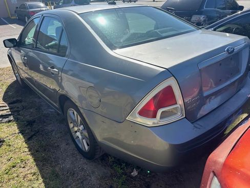 Used 2007 Ford Fusion SE FWD image 3