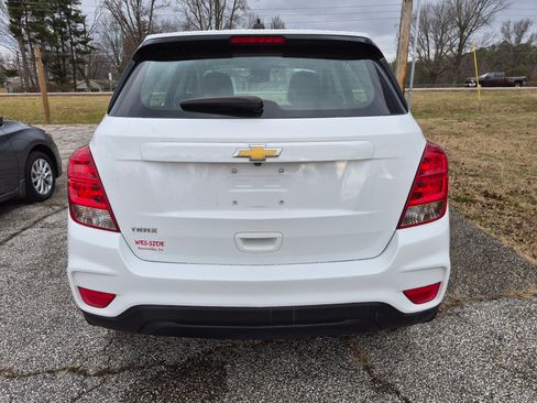 Used 2020 Chevrolet Trax LS image 4