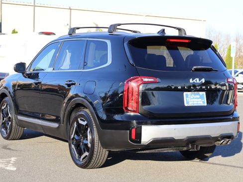 Used 2023 Kia Telluride S image 5