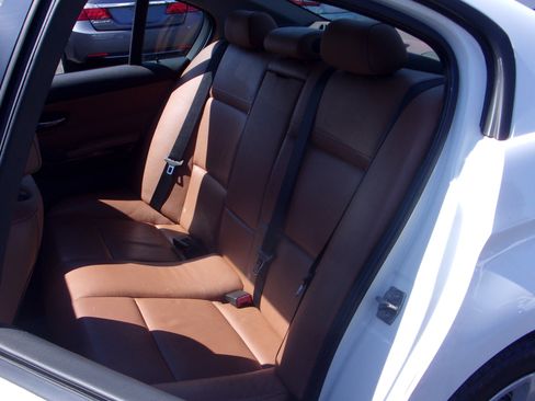 Used 2011 BMW 328i xDrive image 24