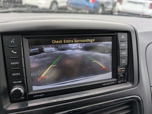 Used 2018 Dodge Grand Caravan SE image 12