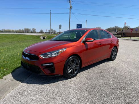 Used 2019 Kia Forte EX image 1