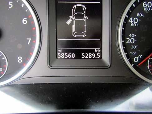 Used 2017 Volkswagen Tiguan 2.0T image 19