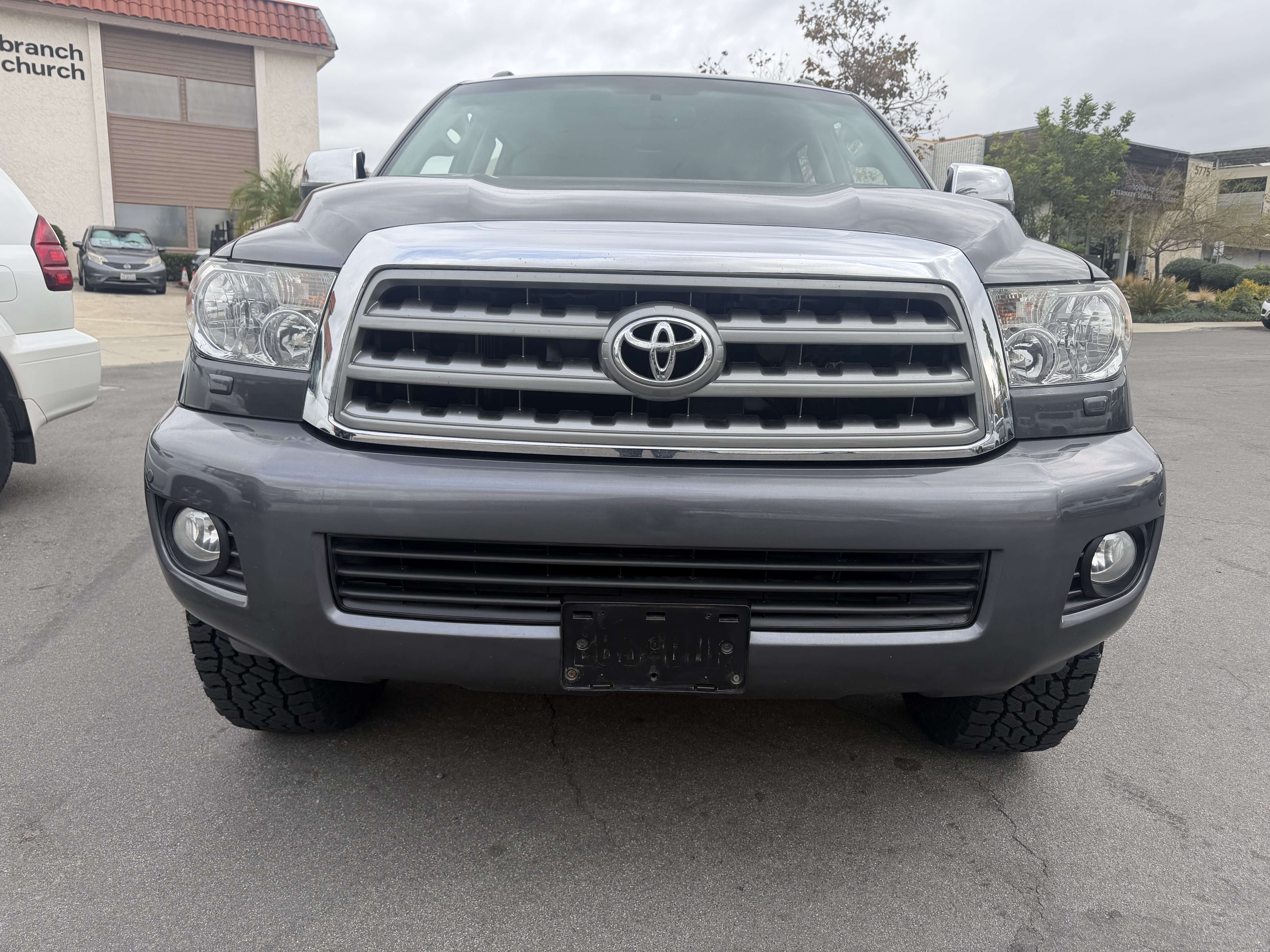 Used 2014 Toyota Sequoia 4WD Limited image 9